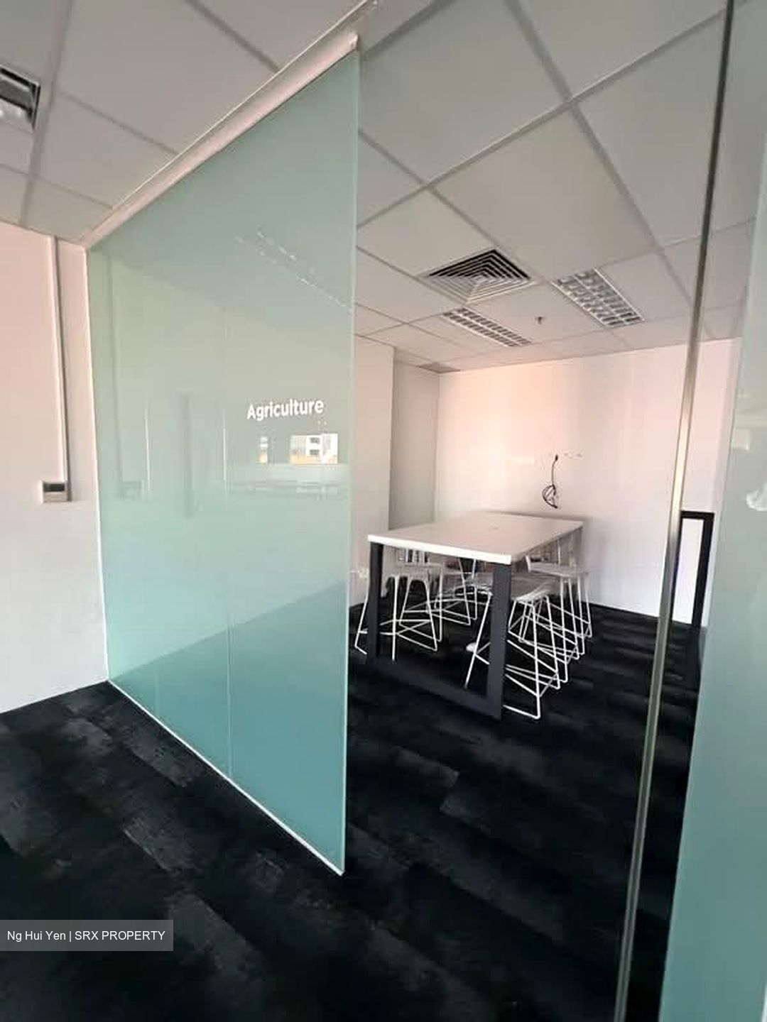 Dapenso Building (D1), Office #577742141